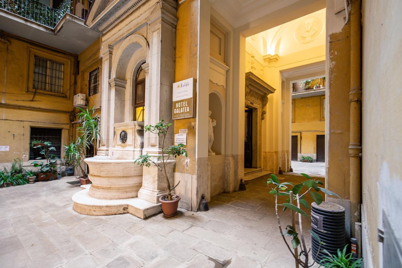 רומא Decharme Apartment With Terrace In Monti מראה חיצוני תמונה