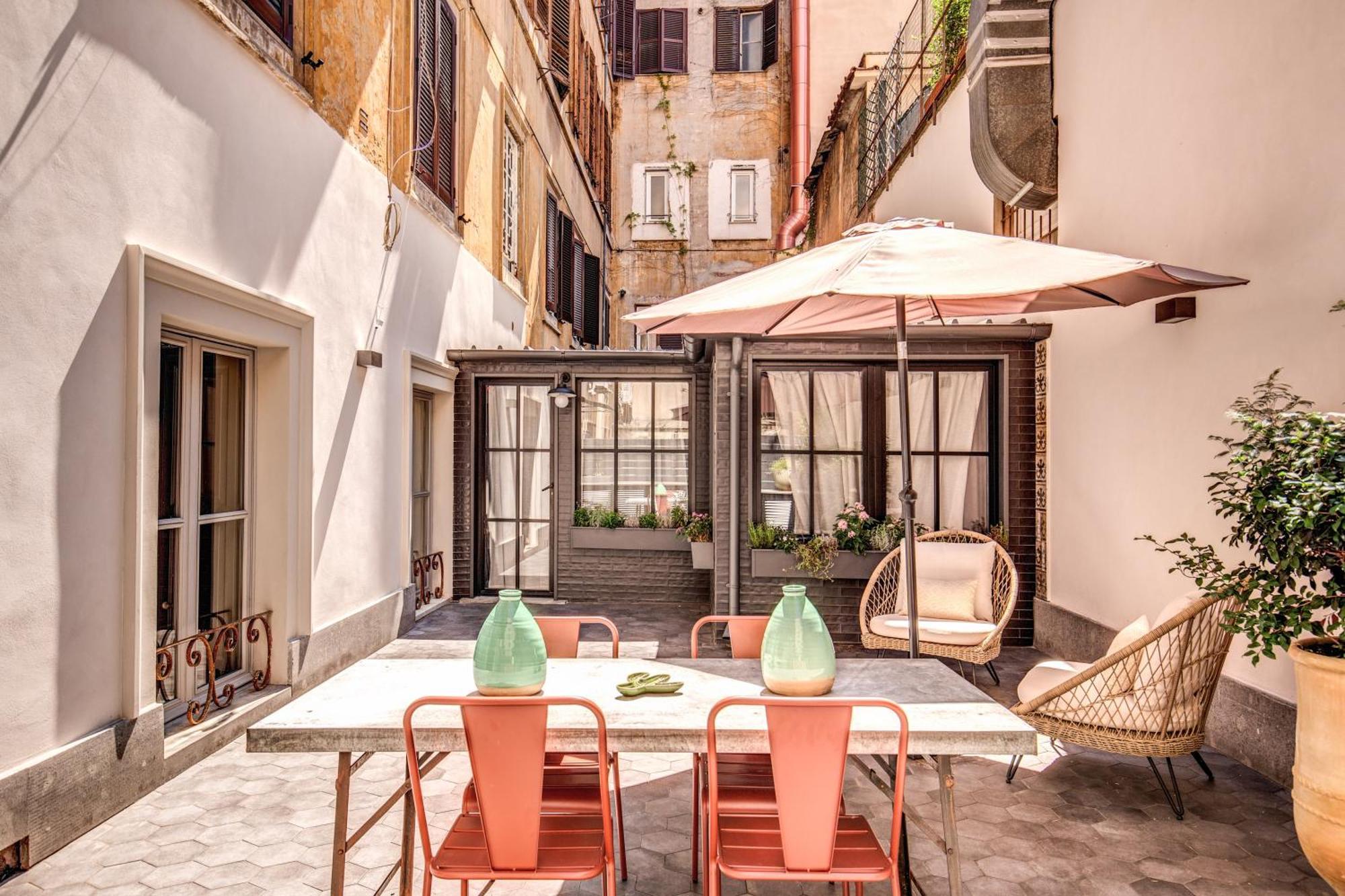 רומא Decharme Apartment With Terrace In Monti מראה חיצוני תמונה