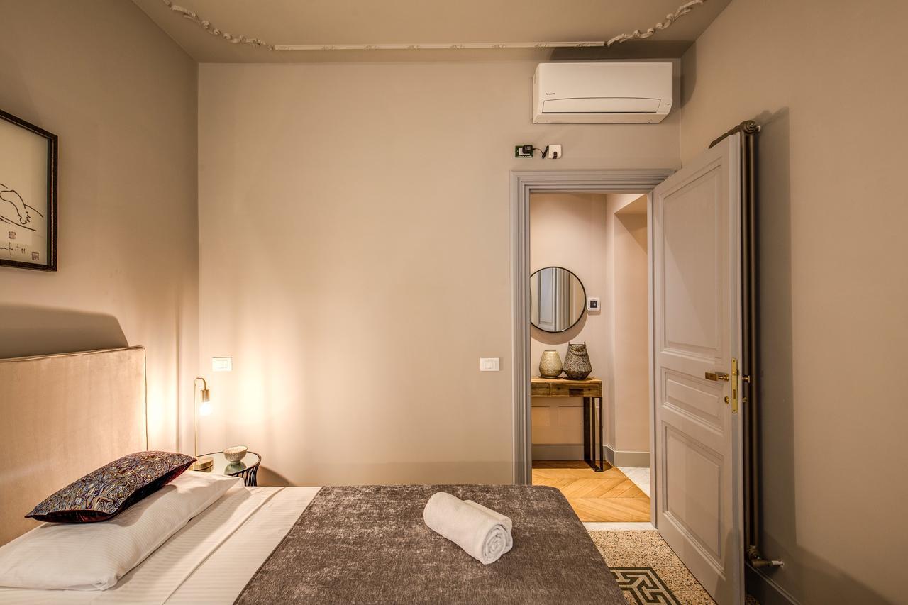 רומא Decharme Apartment With Terrace In Monti מראה חיצוני תמונה